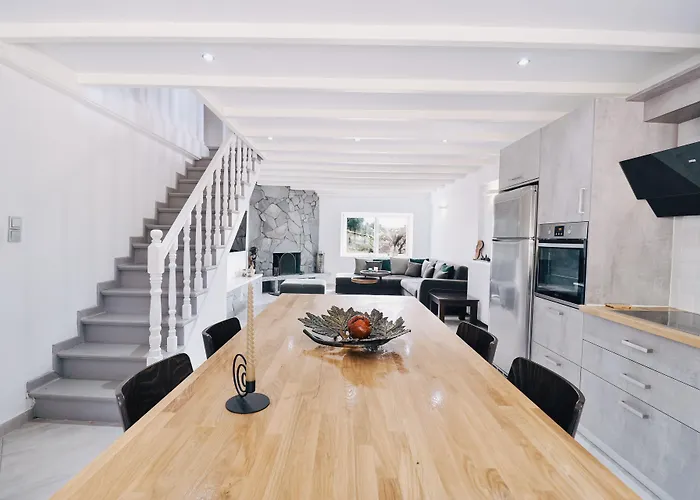 Moute House By Corfuescapes *