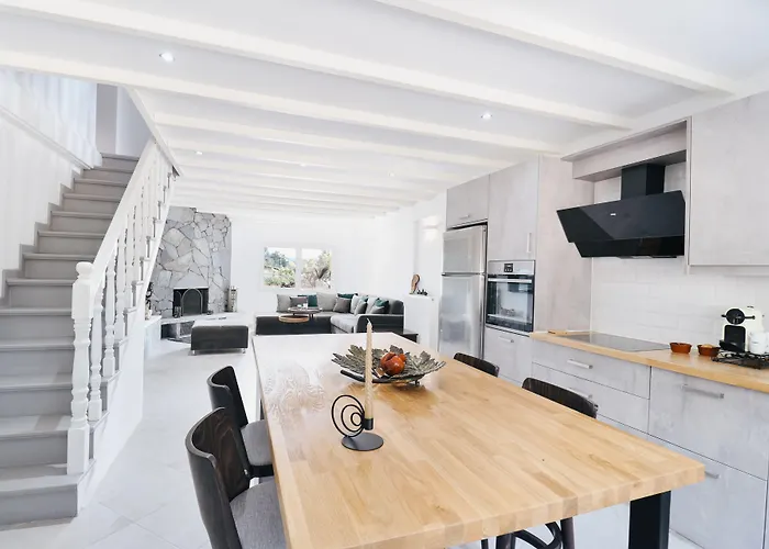 Feriehus Moute House By Corfuescapes
