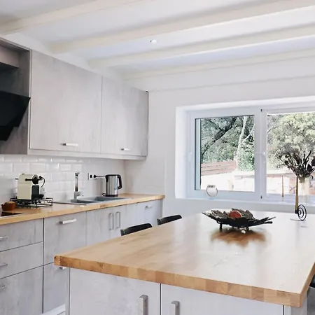 Moute House By Corfuescapes *